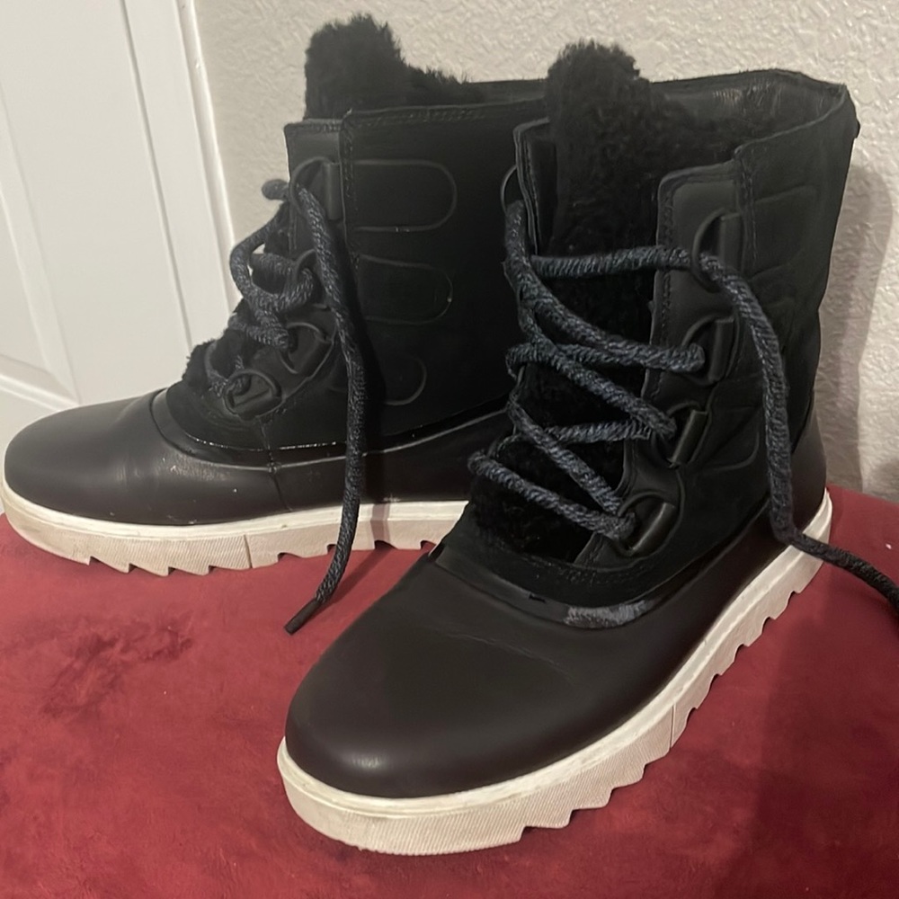 SOREL BOOTS!!